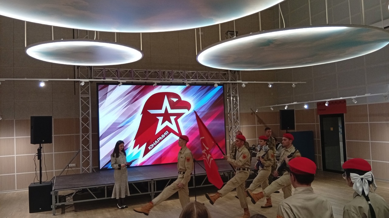 Приведение юнармейцев к присяге.